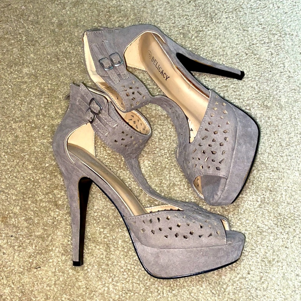 Beige Heels Velvet Feel